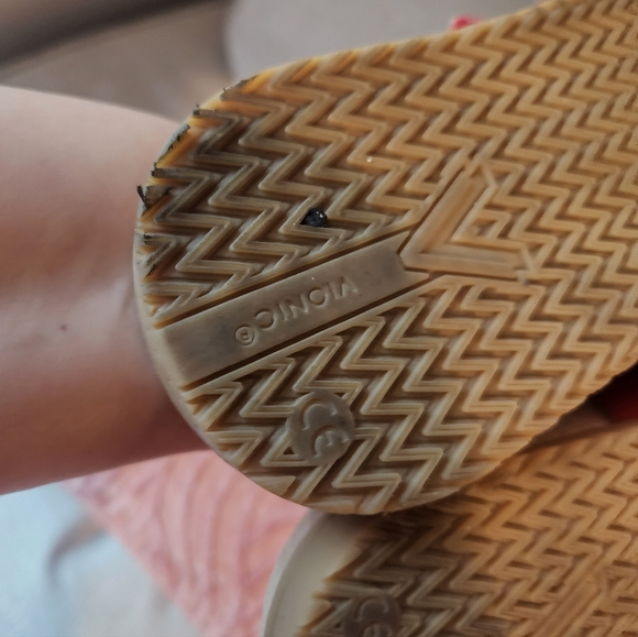 Vionic Women's Red Knotted Slide Sandals - Picture 6 of 8